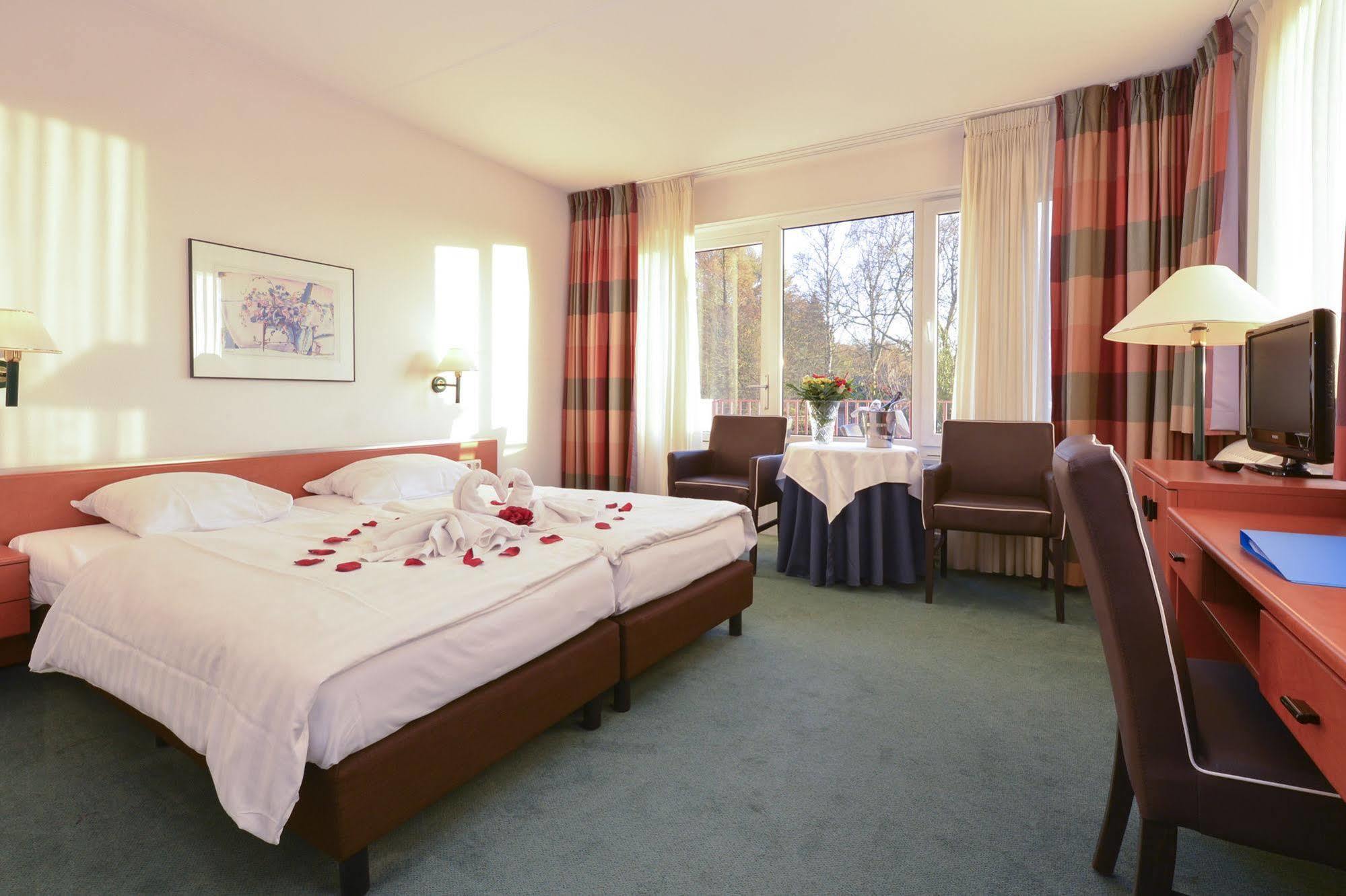 Fletcher Landhotel Bosrijk Roermond Exterior photo
